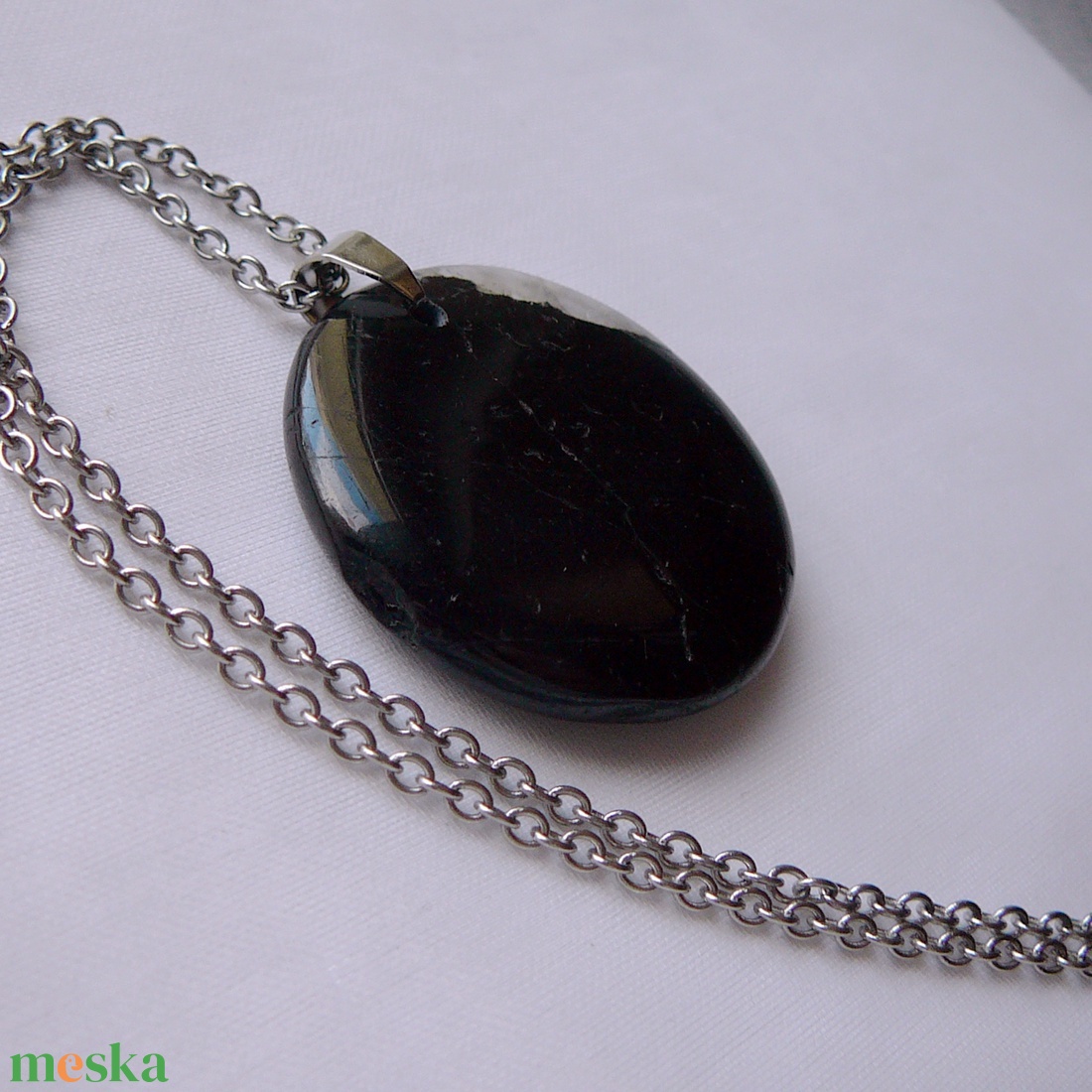 Fekete turmalin medálos nyaklánc - ékszer - nyaklánc - medálos nyaklánc - Meska.hu