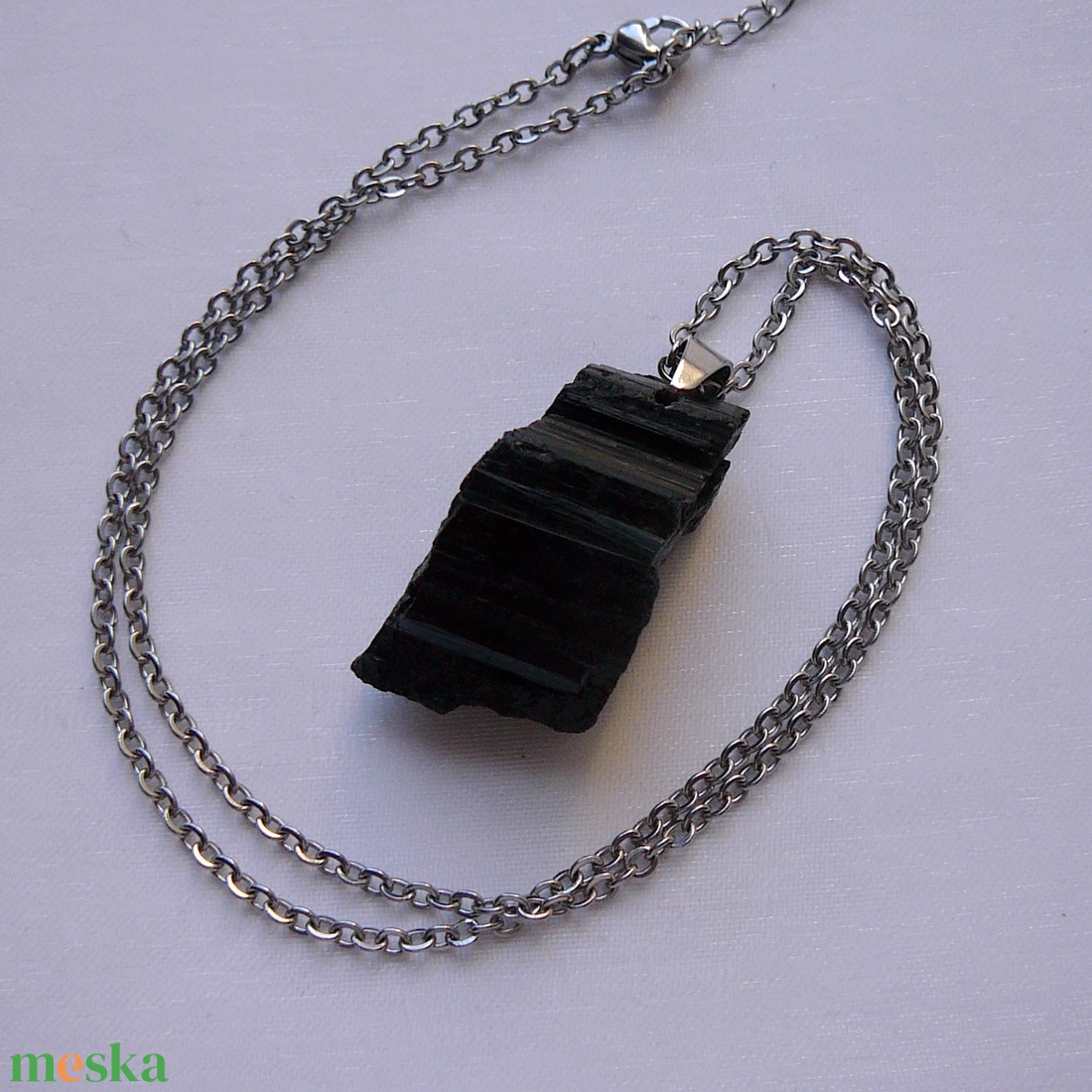 Fekete turmalin medálos nyaklánc - ékszer - nyaklánc - medálos nyaklánc - Meska.hu