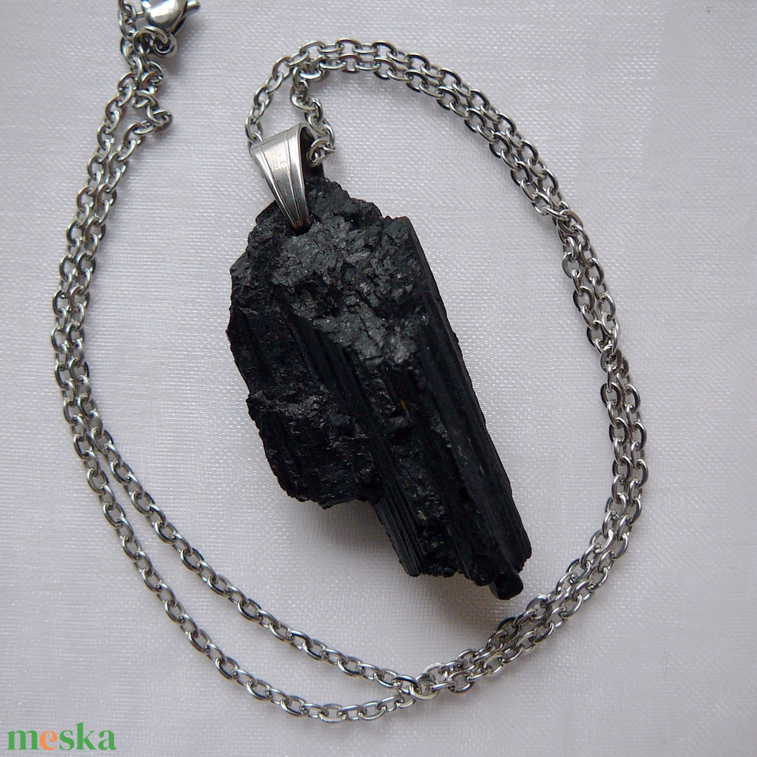 Fekete turmalin medálos nyaklánc - ékszer - nyaklánc - medálos nyaklánc - Meska.hu