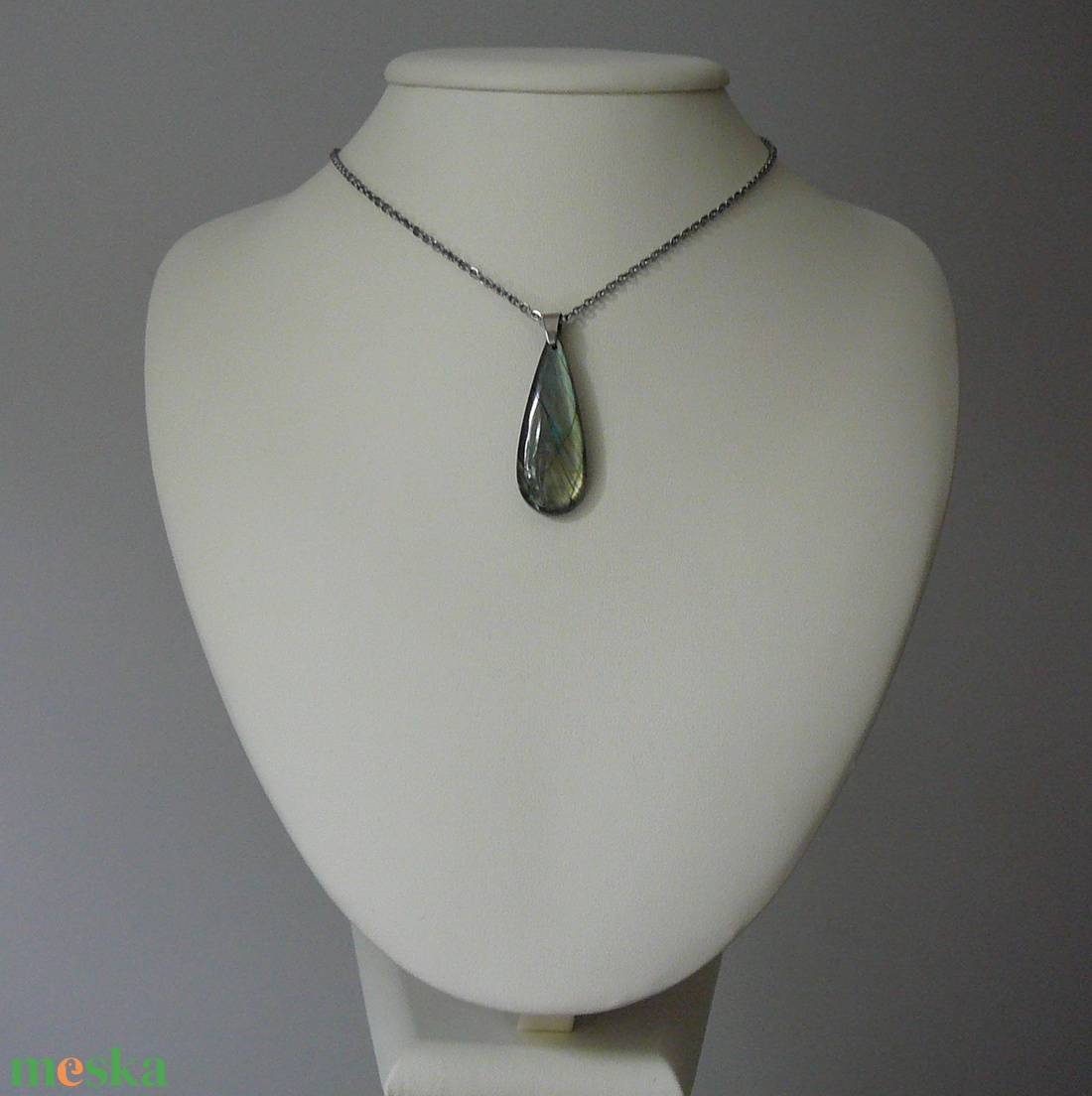 Labradorit medálos nyaklánc - ékszer - nyaklánc - medál - Meska.hu