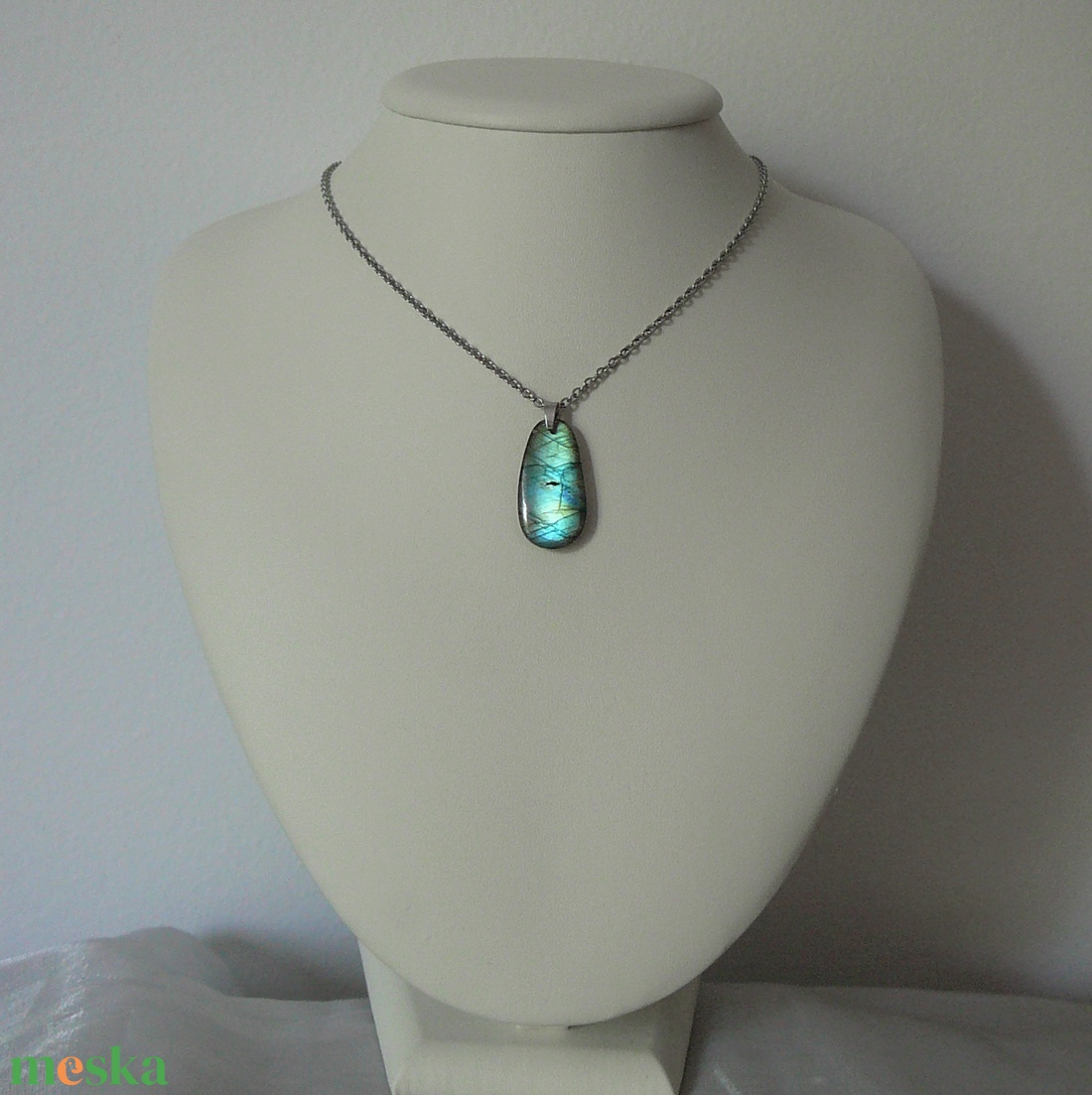 Labradorit medálos nyaklánc - ékszer - nyaklánc - medál - Meska.hu
