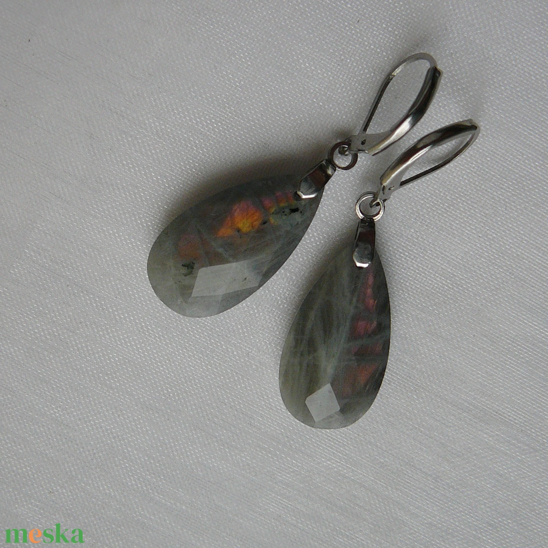 Labradorit fülbevaló - ékszer - fülbevaló - lógó csepp fülbevaló - Meska.hu