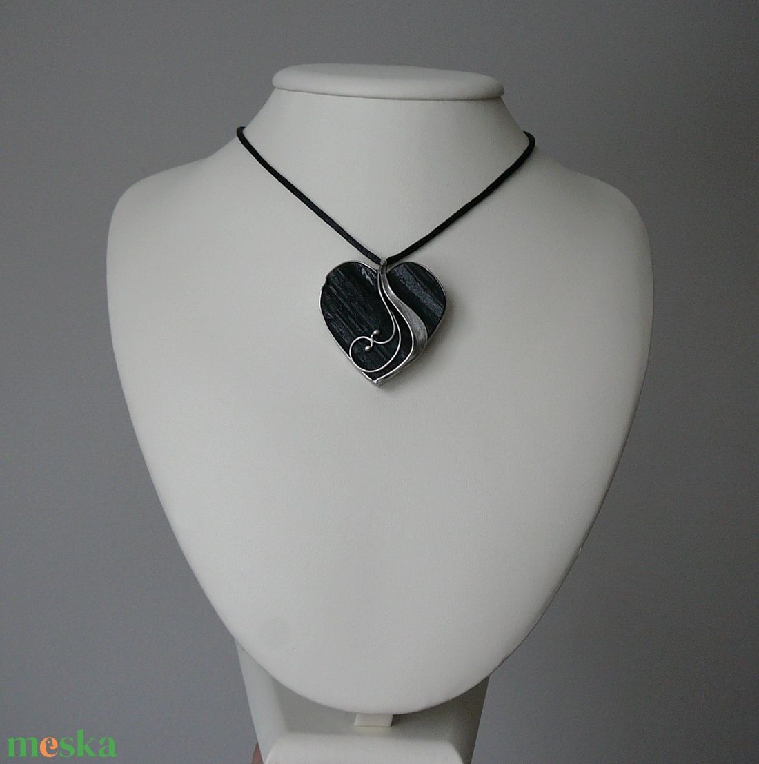 Fekete turmalin szív medál - ékszer - nyaklánc - medálos nyaklánc - Meska.hu