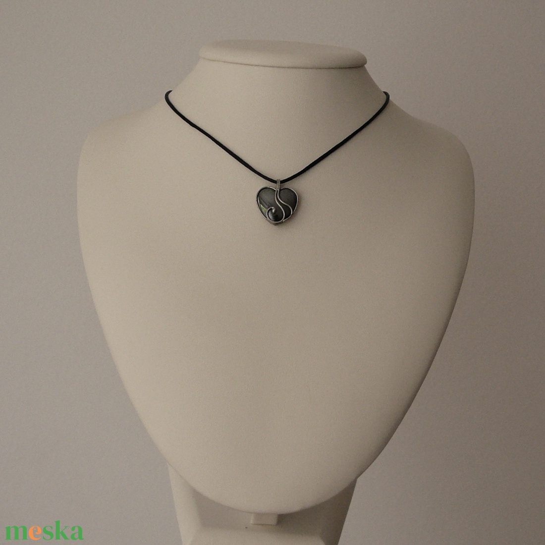 Hematit mini szív medál - ékszer - nyaklánc - medálos nyaklánc - Meska.hu