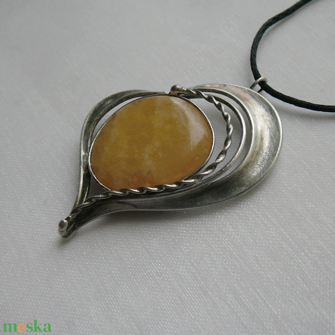 Kalcit szív medál - ékszer - nyaklánc - medálos nyaklánc - Meska.hu