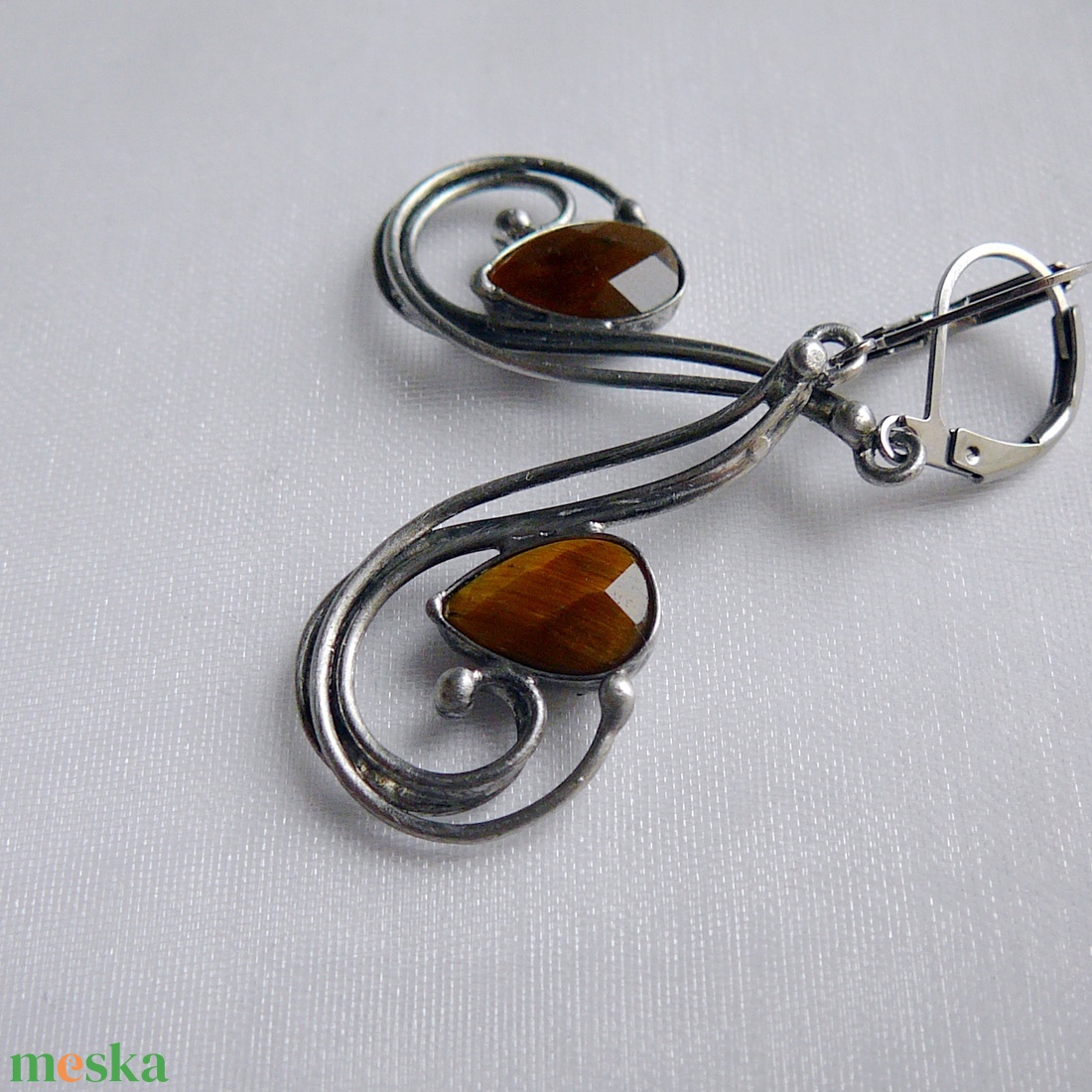 Tigrisszem fülbevaló - ékszer - fülbevaló - lógós kerek fülbevaló - Meska.hu