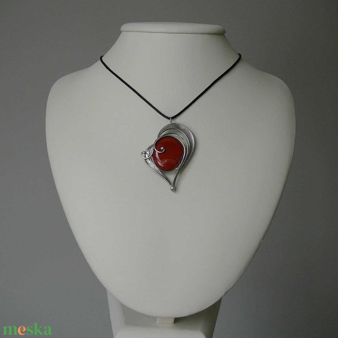 Vörös jáspis szív medál - ékszer - nyaklánc - medálos nyaklánc - Meska.hu