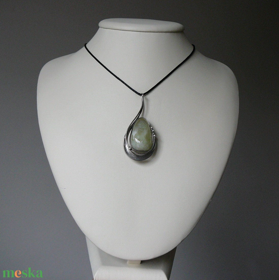 Prehnit medál - ékszer - nyaklánc - medálos nyaklánc - Meska.hu