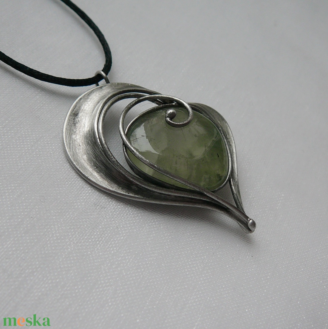 Prehnit szív medál - ékszer - nyaklánc - medálos nyaklánc - Meska.hu