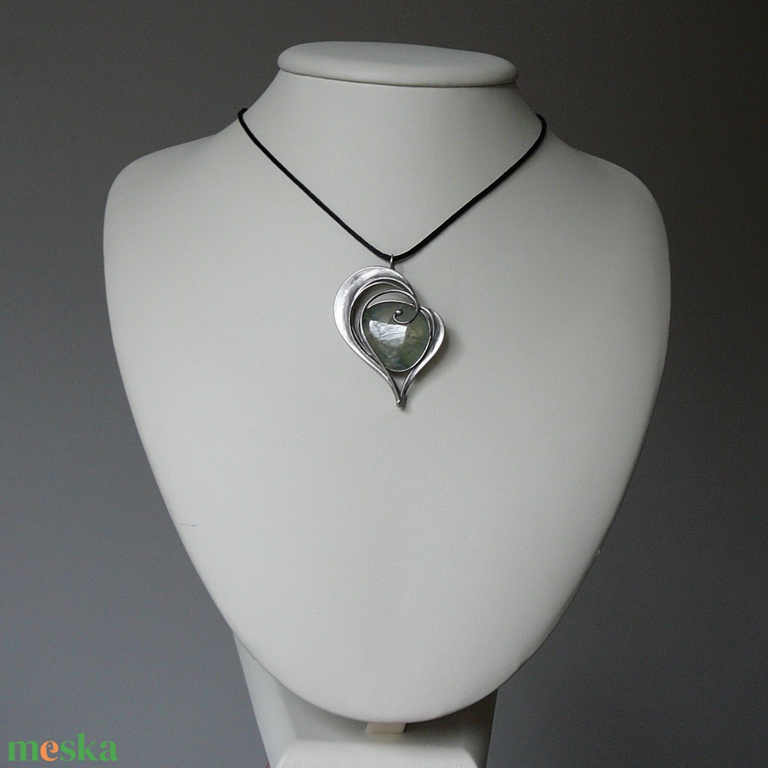 Prehnit szív medál - ékszer - nyaklánc - medálos nyaklánc - Meska.hu