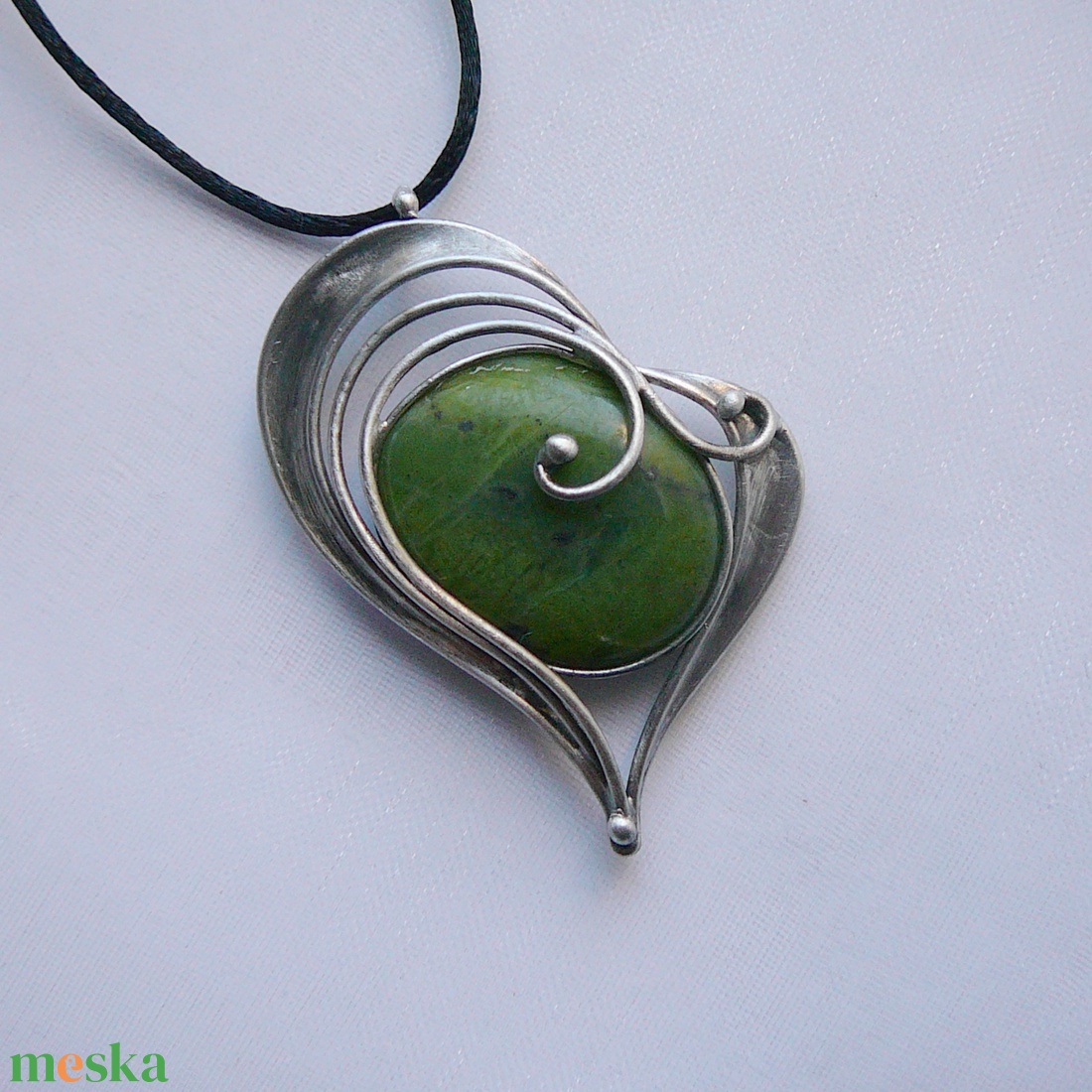 Nefrit szív medál - ékszer - nyaklánc - medálos nyaklánc - Meska.hu