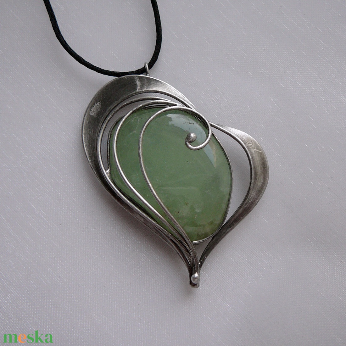 Prehnit szív medál - ékszer - nyaklánc - medálos nyaklánc - Meska.hu