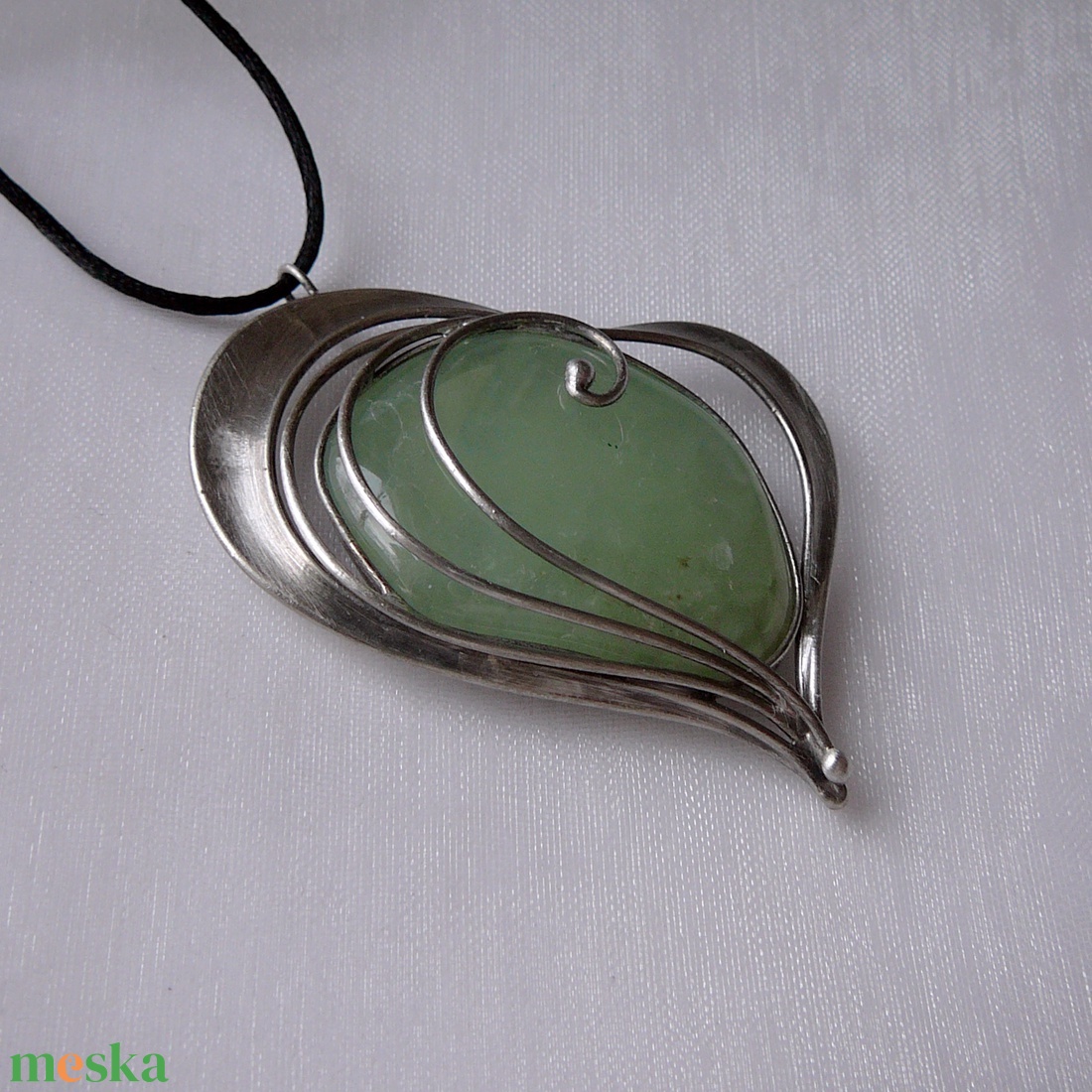 Prehnit szív medál - ékszer - nyaklánc - medálos nyaklánc - Meska.hu