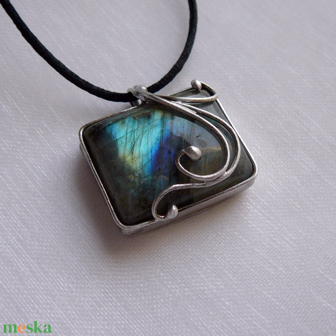 Labradorit medál - ékszer - nyaklánc - medál - Meska.hu