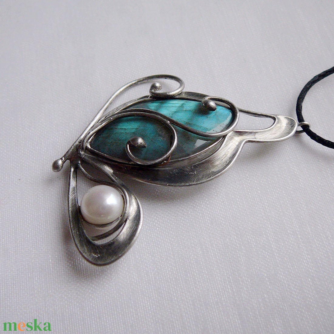 Labradorit pillangó medál - ékszer - nyaklánc - medál - Meska.hu