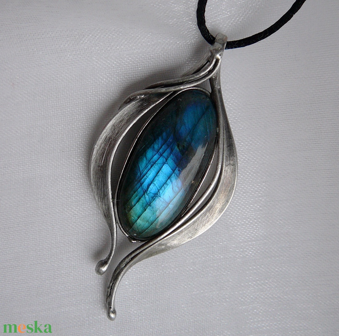 Labradorit medál - ékszer - nyaklánc - medál - Meska.hu