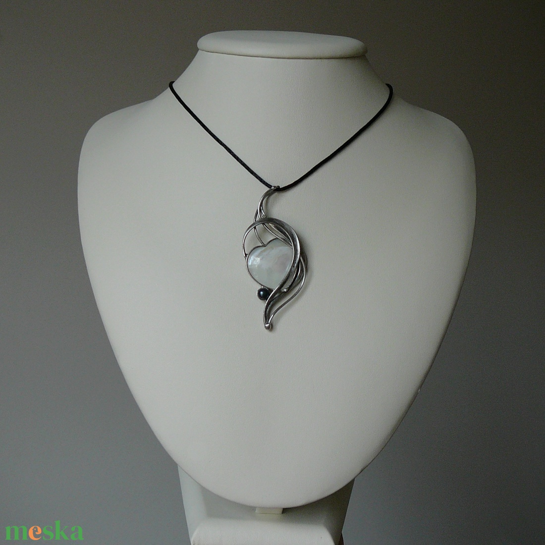 Gyöngyház  medál - ékszer - nyaklánc - medálos nyaklánc - Meska.hu