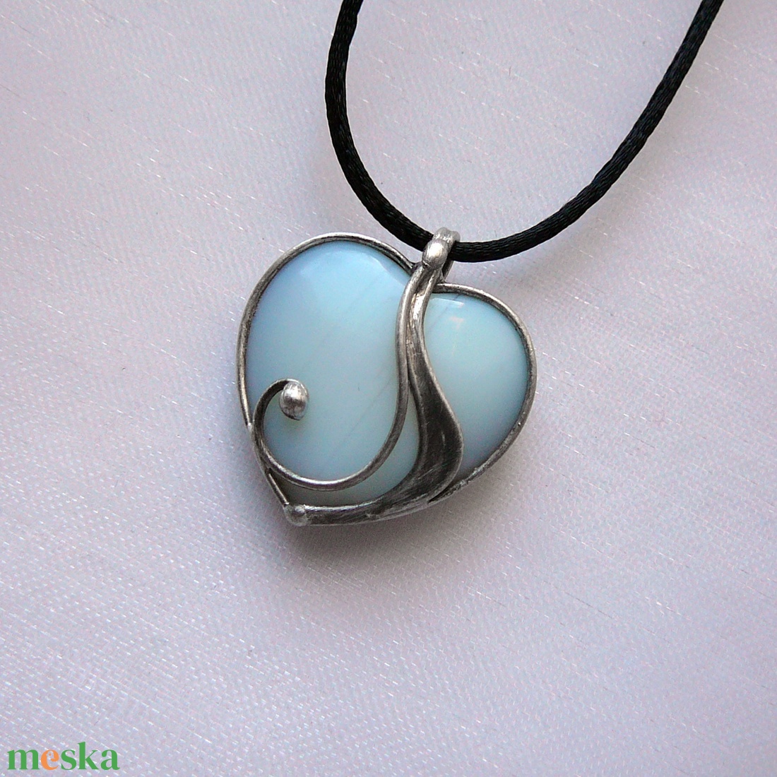 Opalit mini szív medál - ékszer - gyűrű - szoliter gyűrű - Meska.hu