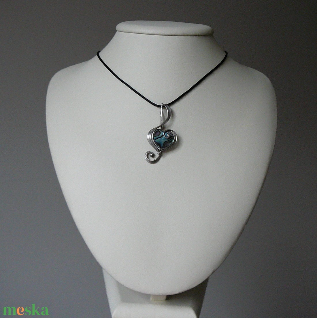 Pávakagyló violinkulcs medál - ékszer - nyaklánc - medálos nyaklánc - Meska.hu