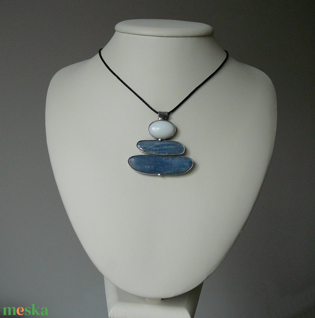 Kianit medál - ékszer - nyaklánc - medálos nyaklánc - Meska.hu