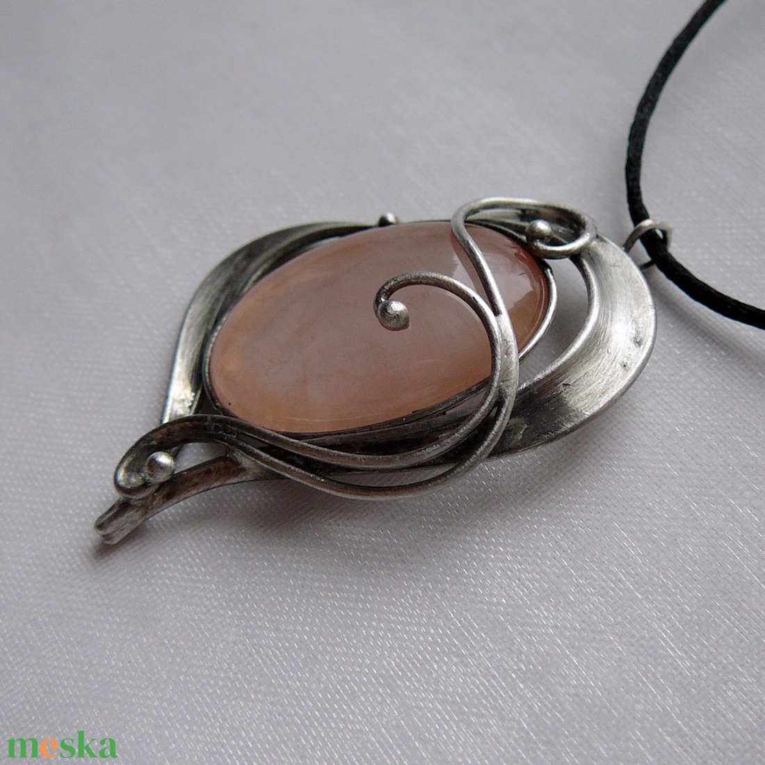 Rózsakvarc szív medál - ékszer - nyaklánc - medálos nyaklánc - Meska.hu