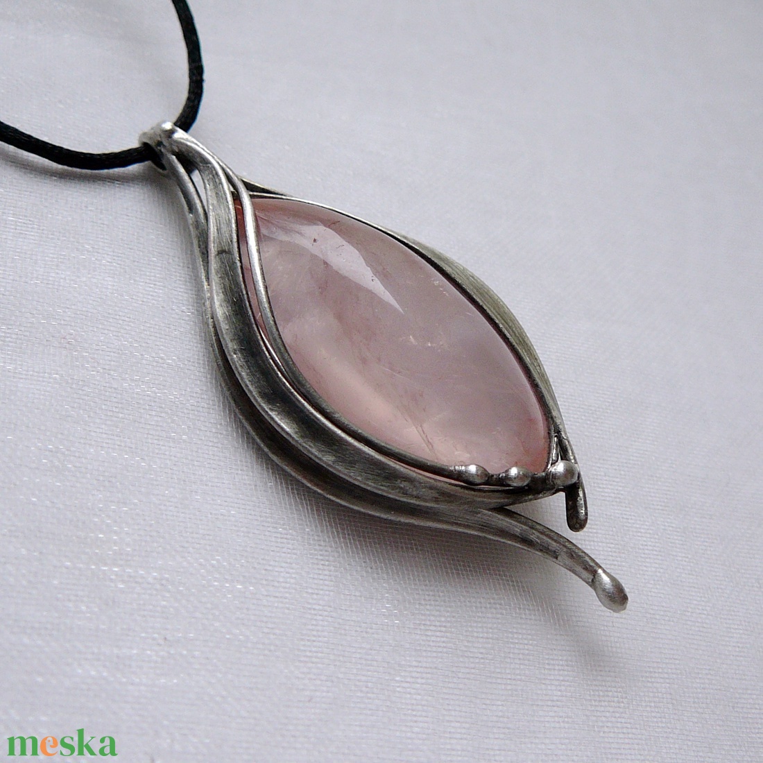 Rózsakvarc medál - ékszer - nyaklánc - medálos nyaklánc - Meska.hu