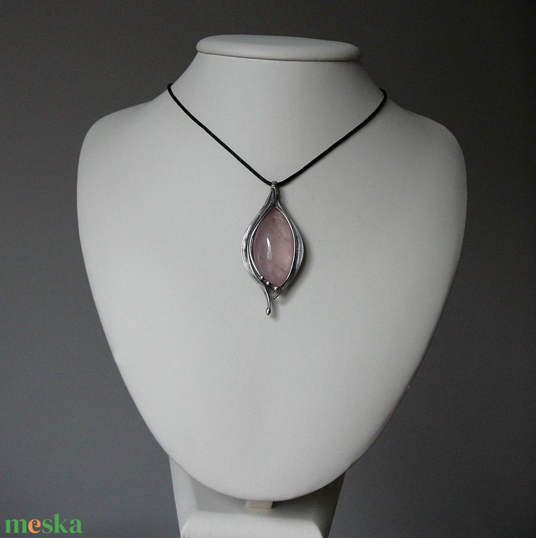 Rózsakvarc medál - ékszer - nyaklánc - medálos nyaklánc - Meska.hu