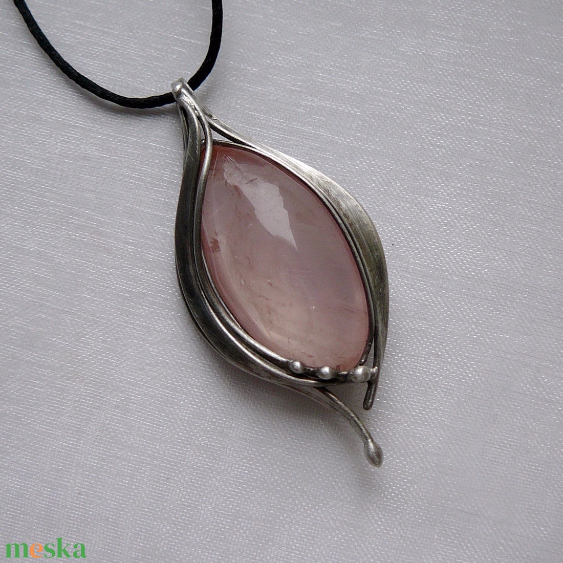 Rózsakvarc medál - ékszer - nyaklánc - medálos nyaklánc - Meska.hu