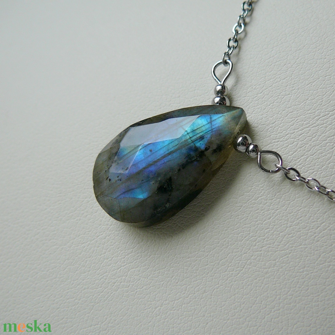 Labradorit medálos nyaklánc - ékszer - nyaklánc - medál - Meska.hu