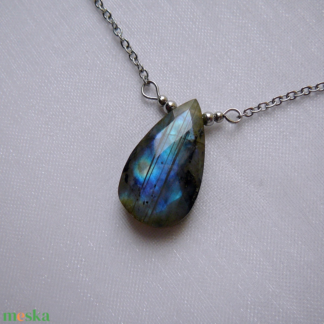 Labradorit medálos nyaklánc - ékszer - nyaklánc - medál - Meska.hu
