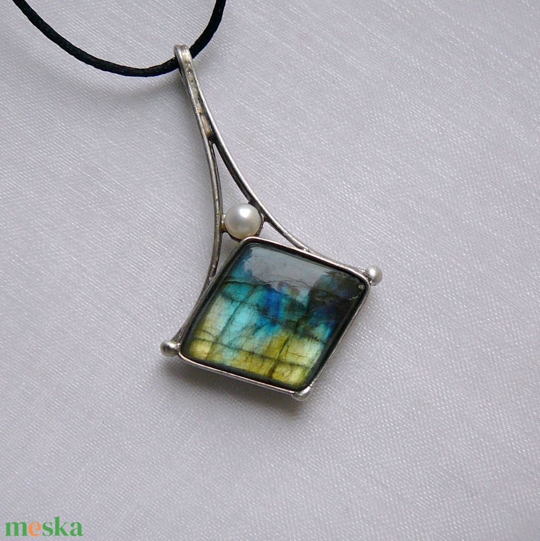 Labradorit medál - ékszer - nyaklánc - medál - Meska.hu