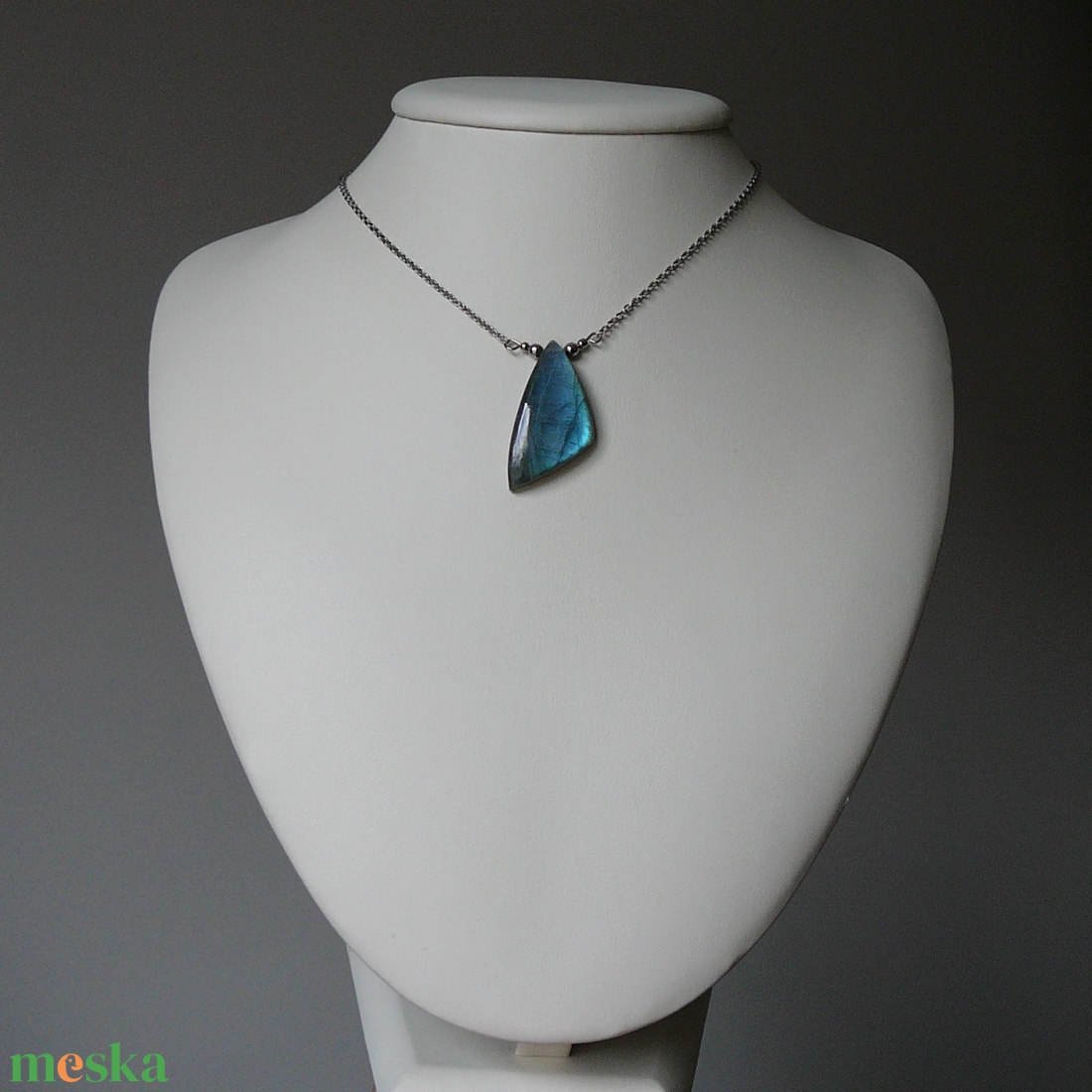 Labradorit medálos nyaklánc - ékszer - nyaklánc - medál - Meska.hu