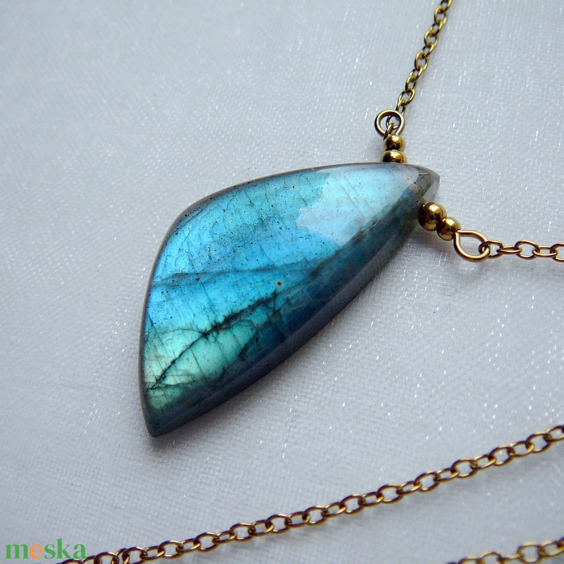 Labradorit medálos nyaklánc - ékszer - nyaklánc - medál - Meska.hu