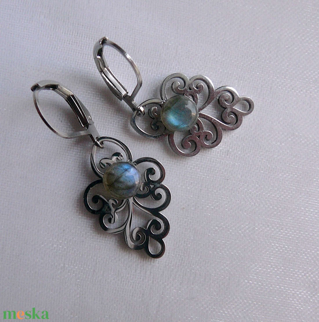 Filigrán labradorit fülbevaló - ékszer - fülbevaló - lógó csepp fülbevaló - Meska.hu
