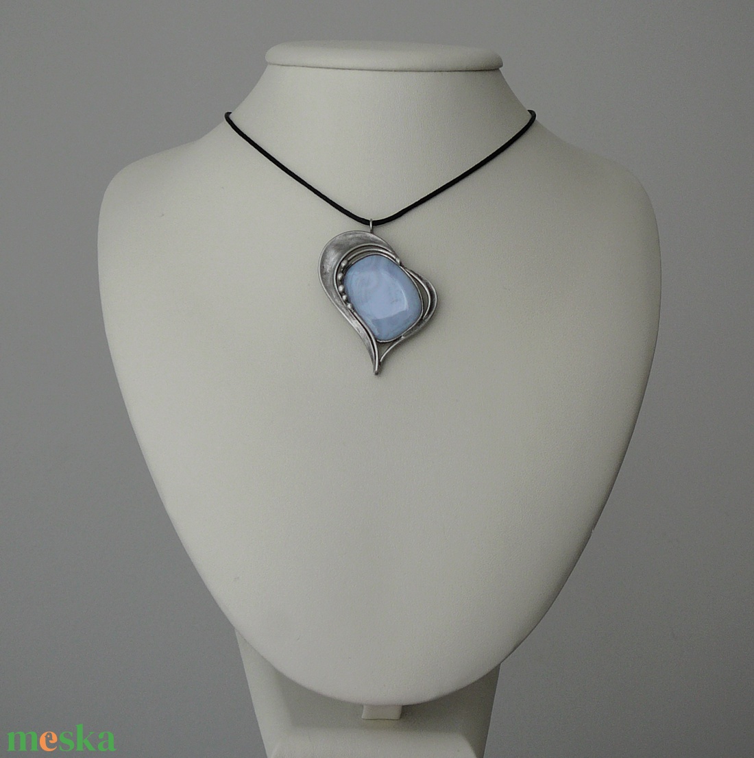 Kalcedon szív medál - ékszer - nyaklánc - medálos nyaklánc - Meska.hu