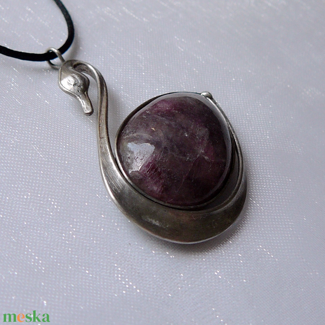 Rubellit hattyú medál - ékszer - nyaklánc - medálos nyaklánc - Meska.hu