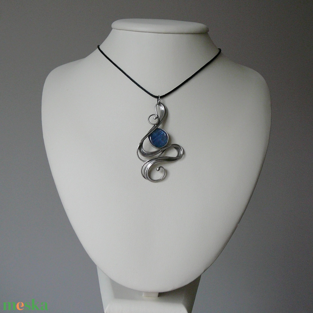 Kianit medál - ékszer - nyaklánc - medálos nyaklánc - Meska.hu