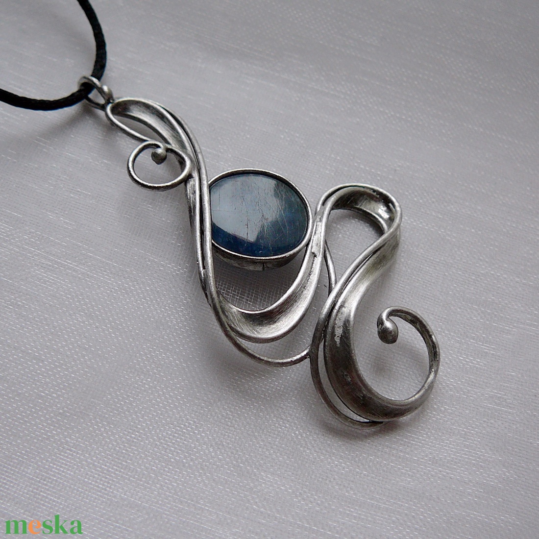 Kianit medál - ékszer - nyaklánc - medálos nyaklánc - Meska.hu