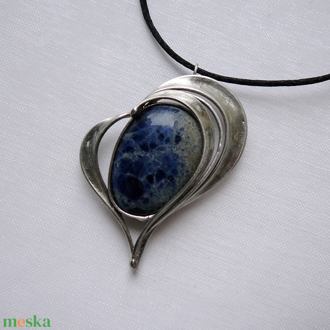 Szodalit szív medál - ékszer - fülbevaló - lógó fülbevaló - Meska.hu