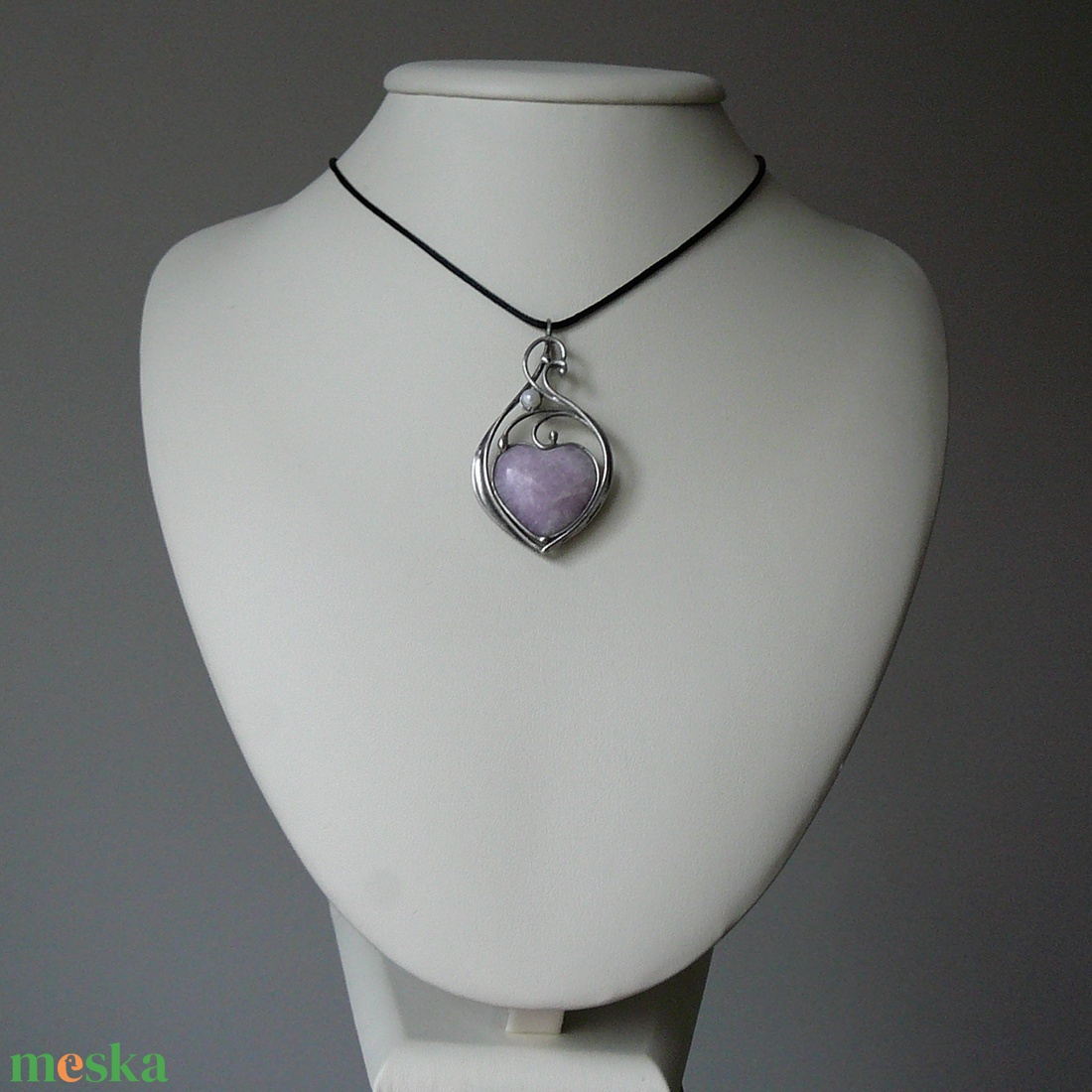 Lepidolit szív medál - ékszer - nyaklánc - medálos nyaklánc - Meska.hu