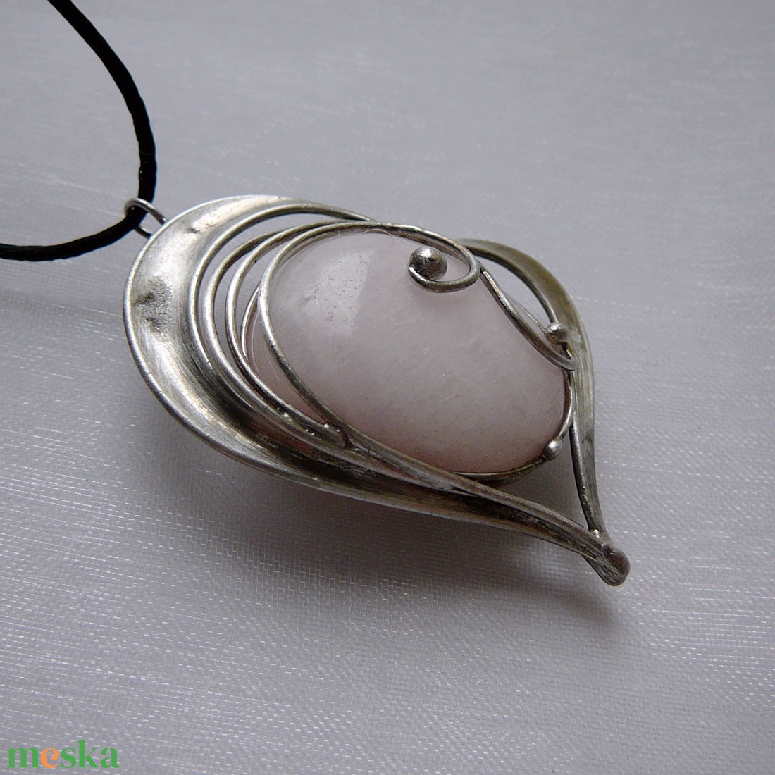Rózsaszín kalcit szív medál - ékszer - nyaklánc - medálos nyaklánc - Meska.hu