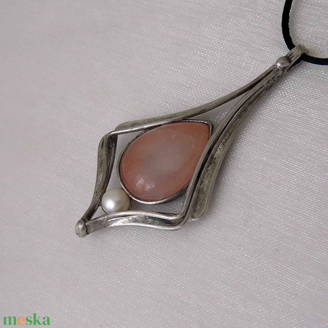 Rózsakvarc medál - ékszer - nyaklánc - medálos nyaklánc - Meska.hu