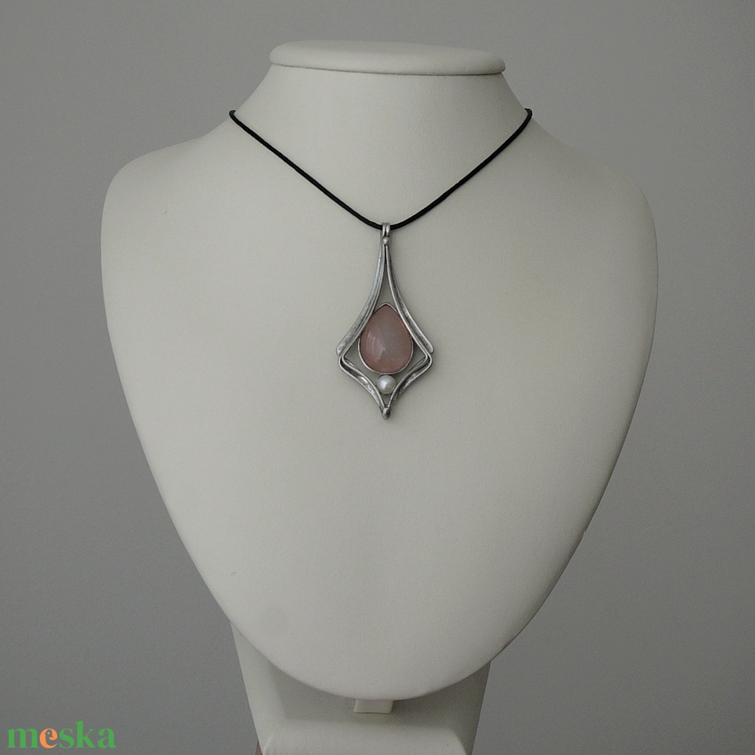 Rózsakvarc medál - ékszer - nyaklánc - medálos nyaklánc - Meska.hu