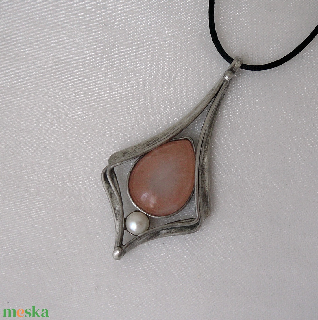 Rózsakvarc medál - ékszer - nyaklánc - medálos nyaklánc - Meska.hu
