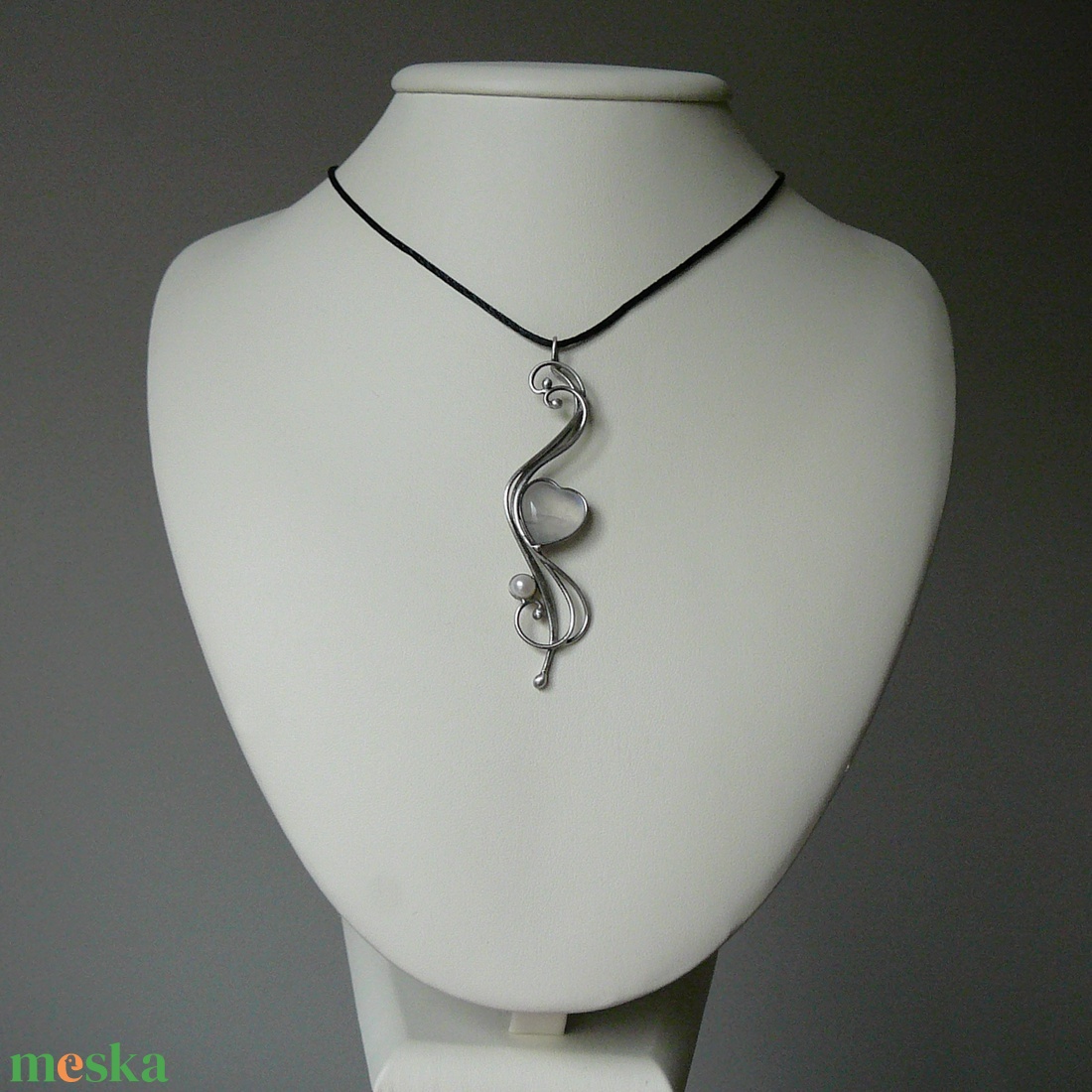 Mini holdkő szív medál - ékszer - nyaklánc - medálos nyaklánc - Meska.hu