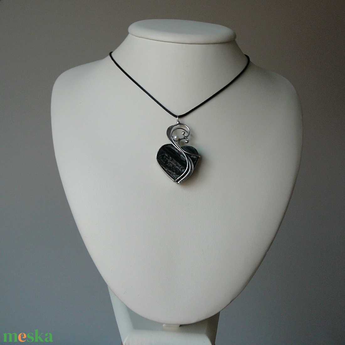 Fekete turmalin szív medál - ékszer - nyaklánc - medálos nyaklánc - Meska.hu