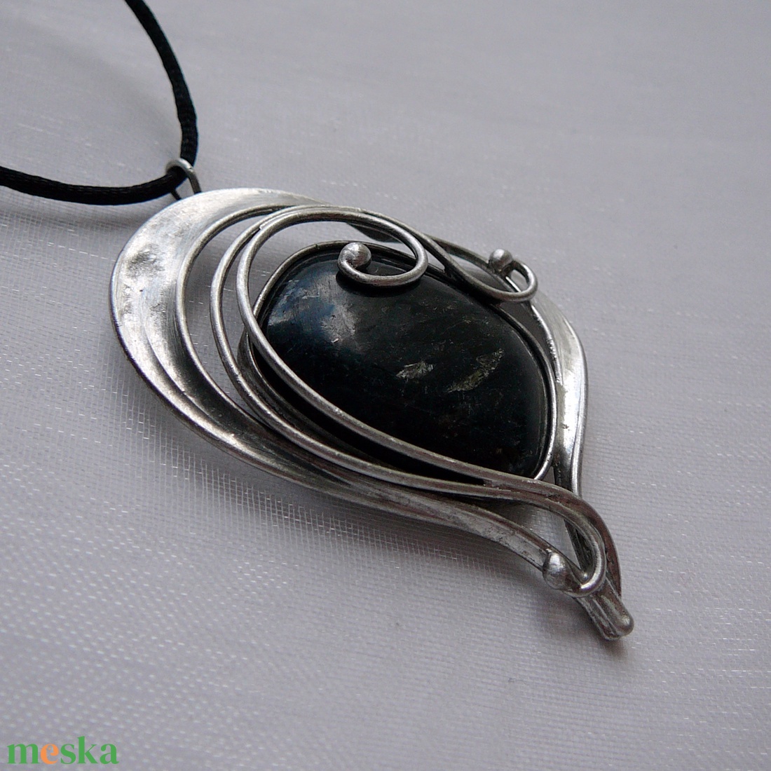 Asztrofllit szív medál - ékszer - nyaklánc - medálos nyaklánc - Meska.hu