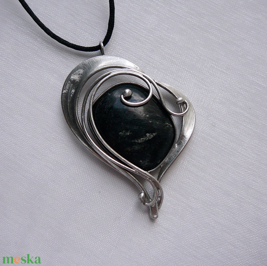 Asztrofllit szív medál - ékszer - nyaklánc - medálos nyaklánc - Meska.hu