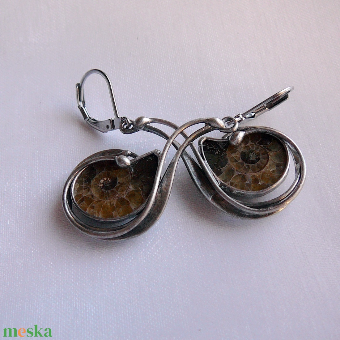Ammonitesz fülbevaló - ékszer - fülbevaló - lógó fülbevaló - Meska.hu