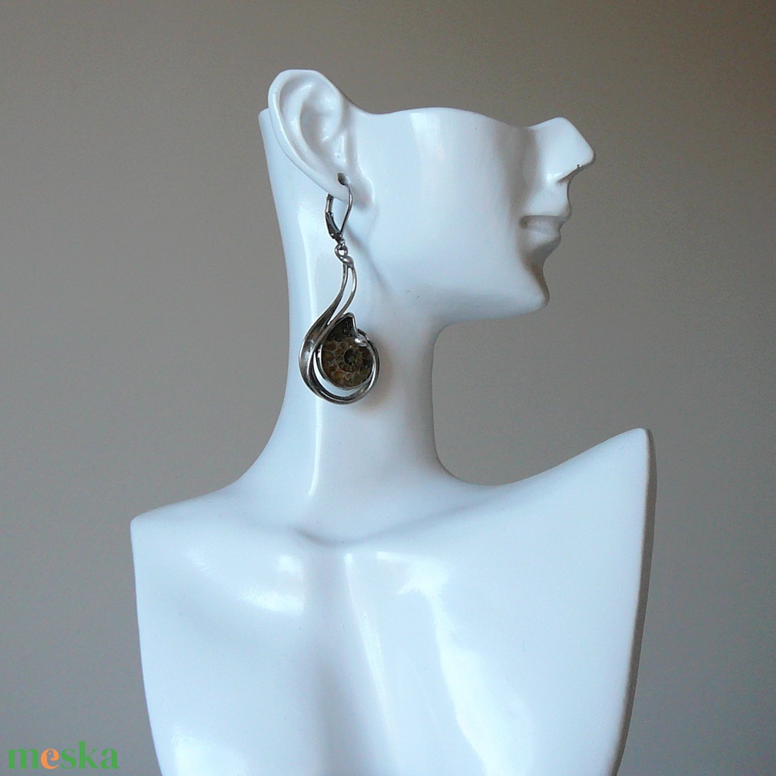Ammonitesz fülbevaló - ékszer - fülbevaló - lógó fülbevaló - Meska.hu